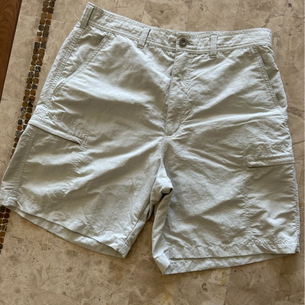 Royal Robbin’s Mens Shorts Color Natural Size‎ 32